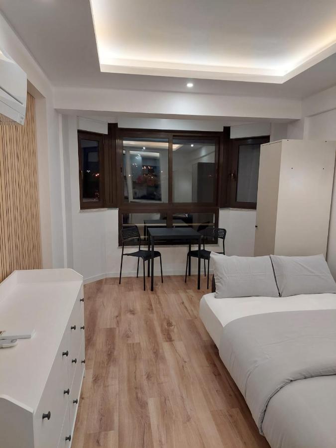 Lisbon South Bay Rooms อัลมาดา ภายนอก รูปภาพ